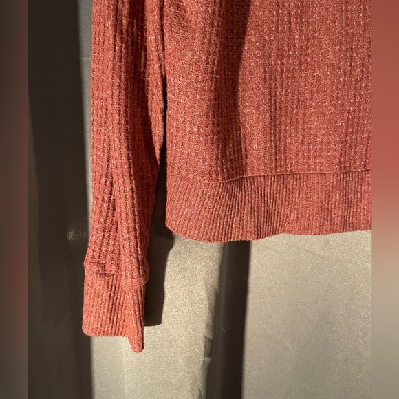 Red sweater - Picture 2 of 5